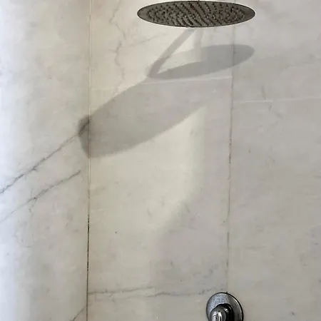 Seafront House Apartament *